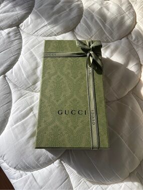 Gucci Green Gift Shoe Box with Branded Ribbon